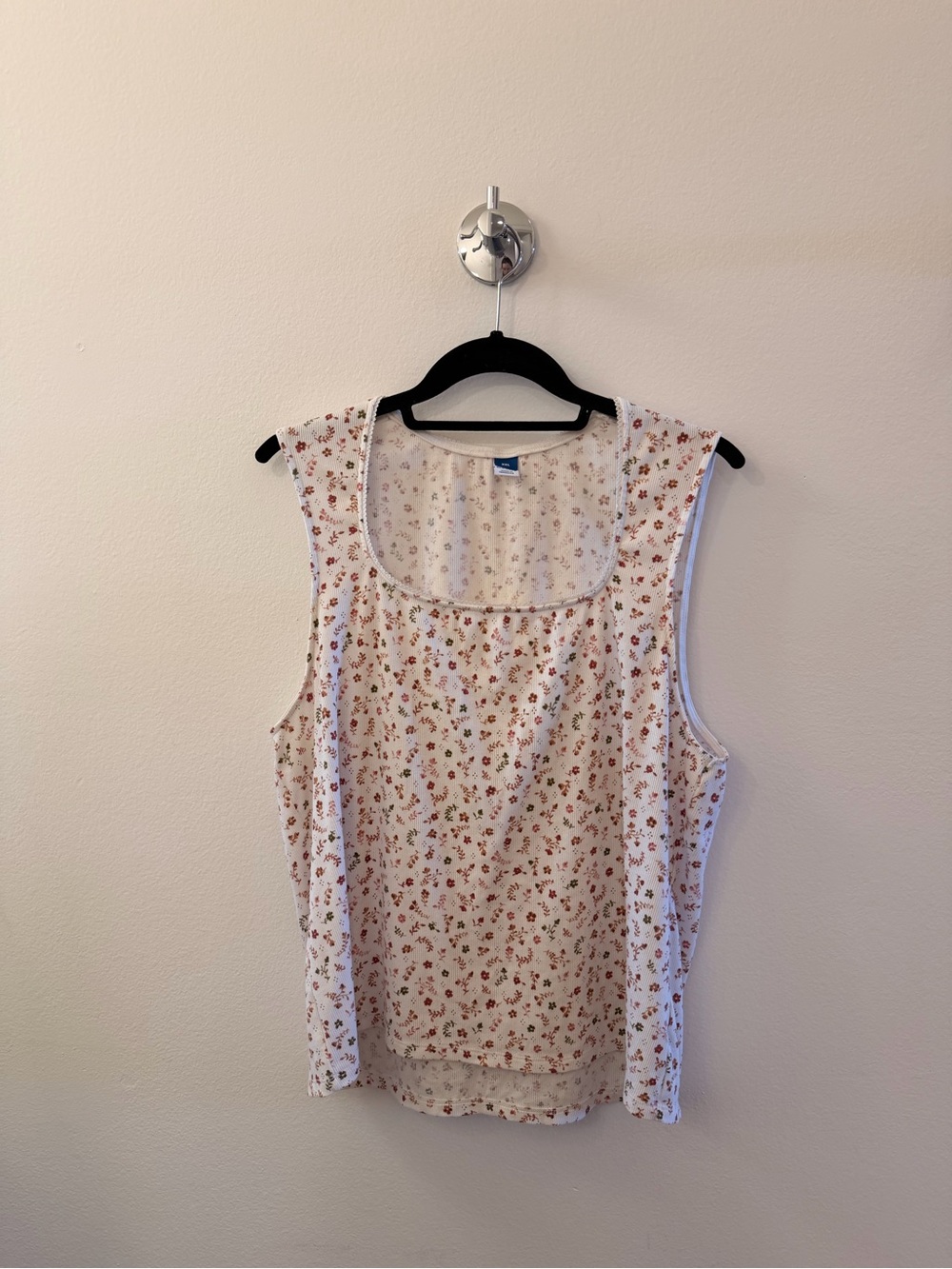 Old Navy Cream Floral Scoop Neck Tank Top